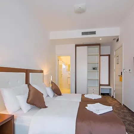 Pozzo 4* Μπούντβα