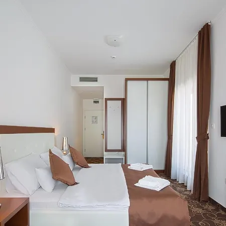 Pozzo 4* Μπούντβα